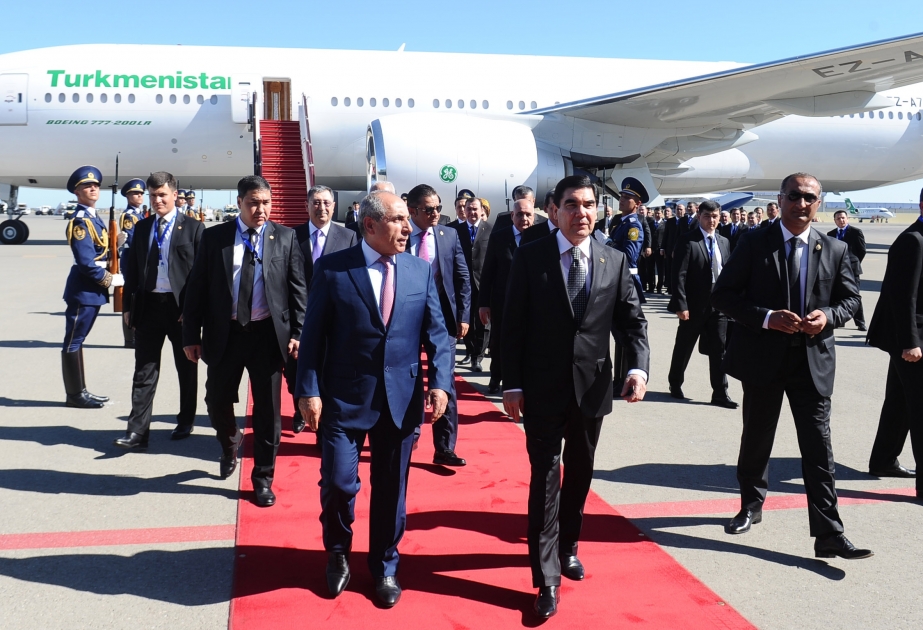 Turkmenistans Präsident zu Besuch in Aserbaidschan eingetroffen