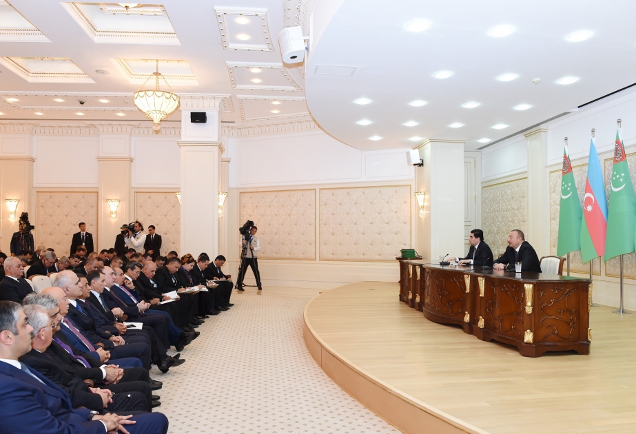 Déclaration conjointe à la presse des présidents azerbaïdjanais et turkmène VIDEO