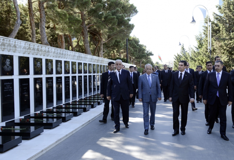 Şəhidlərin xatirəsinə ehtiram