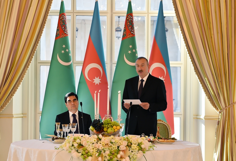 Gastmahl zu Ehren von Staatspräsident Turkmenistans VIDEO