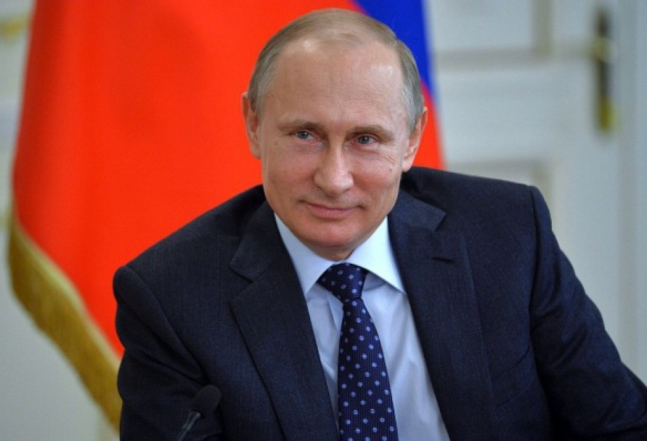 Moskvalı haker Vladimir Putinin şəkli olan dollar çap etdirir