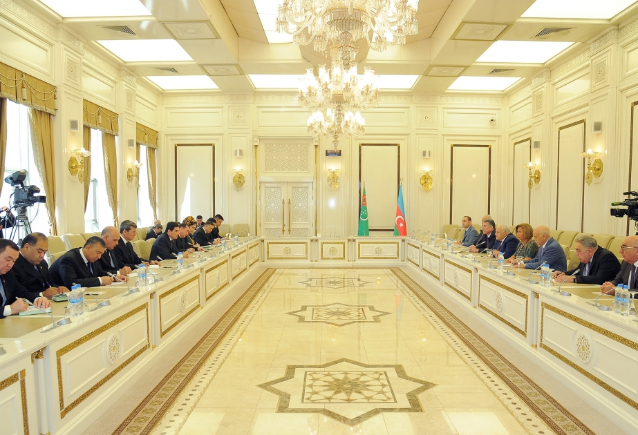 讨论阿塞拜疆与土库曼斯坦两国关系的发展问题
