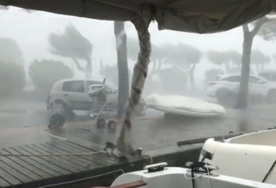 Fırtına İtaliyanın şimal şəhərlərinə ciddi ziyan vurub
