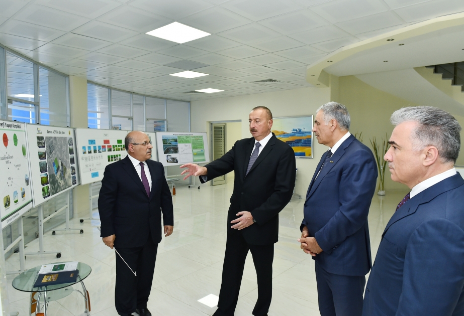 Staatspräsident Ilham Aliyev macht sich mit Samukh Hybridkraftwerk vertraut VIDEO