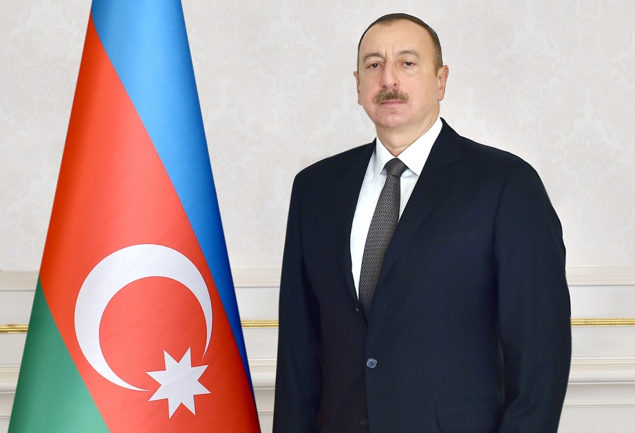 Azərbaycan Prezidenti ukraynalı həmkarını milli bayram münasibətilə təbrik edib