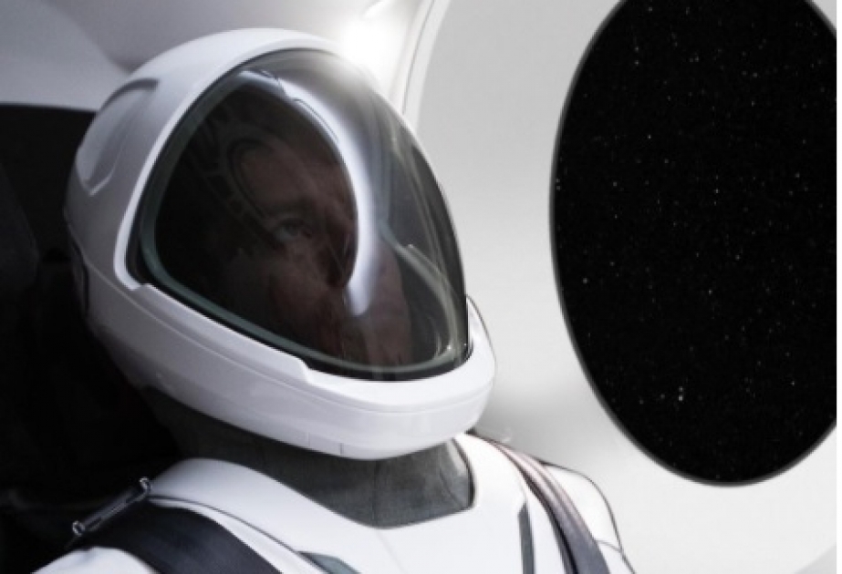 SpaceX показала свой космический скафандр