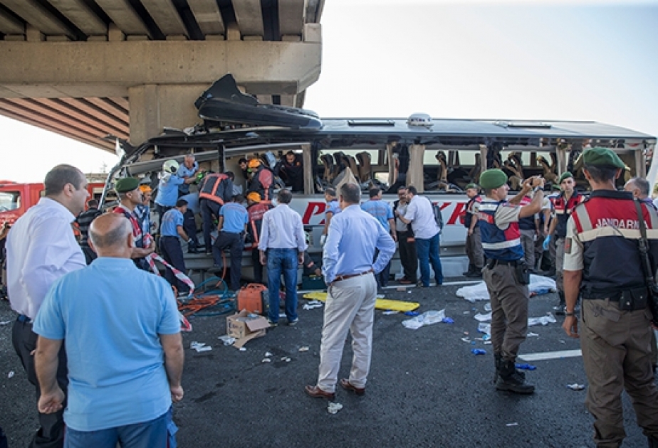 Turkish bus hits bridge, 5 killed