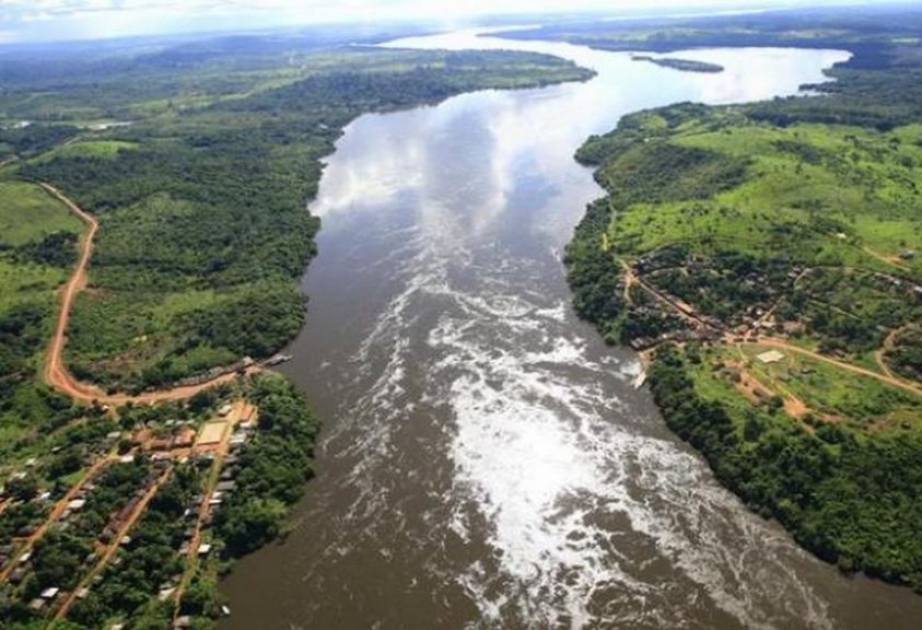 Boat sinks carrying 70 passengers in Brazil, at least 7 dead