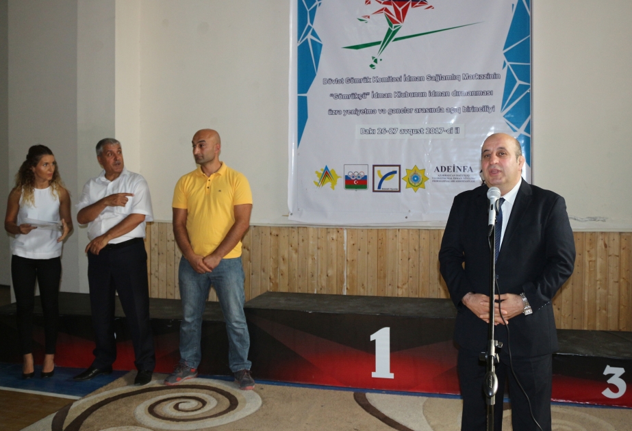 Bakıda idman dırmanması üzrə açıq çempionat start götürüb