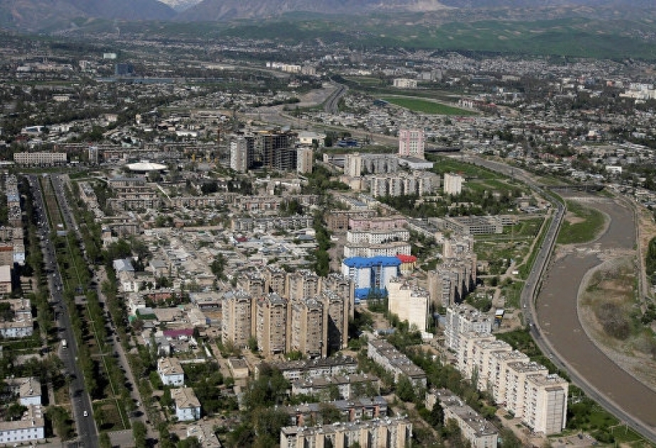 Tacikistanda mikroavtobusun çaya aşması nəticəsində 10 nəfər həlak olub