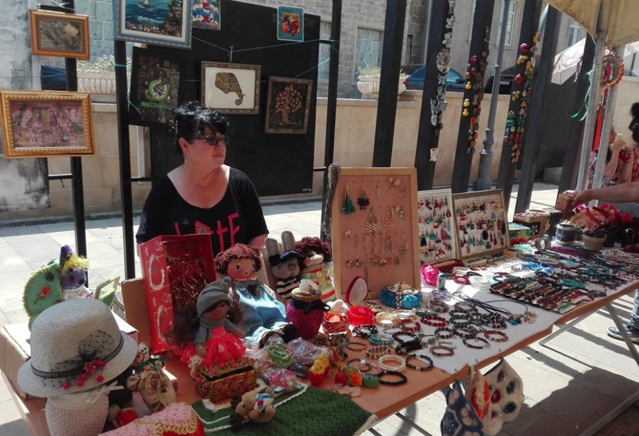 古城室外画展拉开帷幕