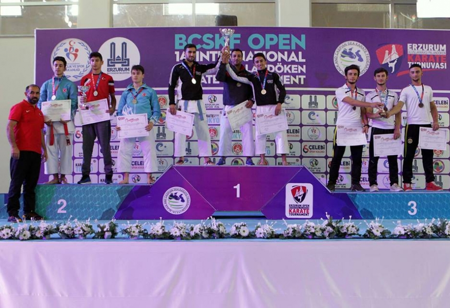Karateçilərimiz Türkiyədə 21 medal qazanıblar