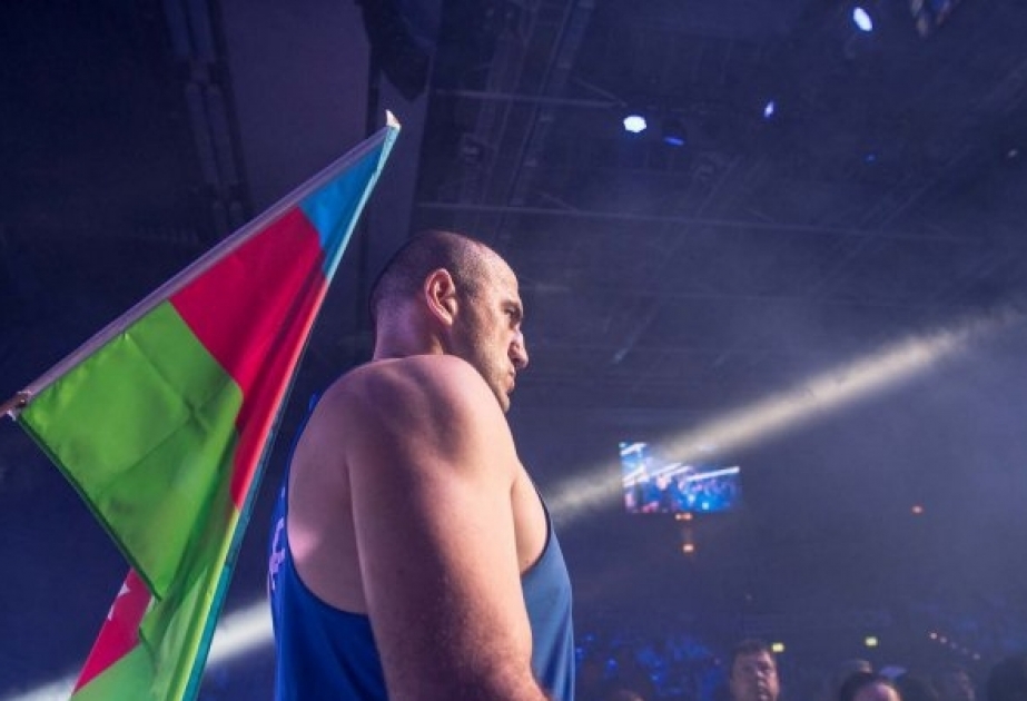 Aserbaidschans Boxer Majidov feiert seinen dritten WM-Titel