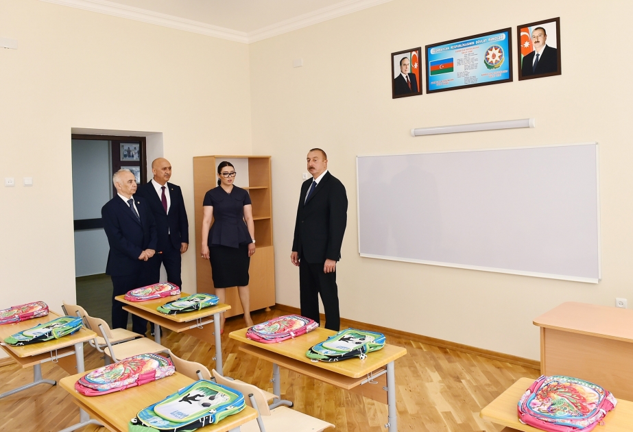 Prezident İlham Əliyev Nizami rayonundakı 62 saylı məktəb-liseydə yenidənqurma işlərindən sonra yaradılan şəraitlə tanış olub VİDEO
