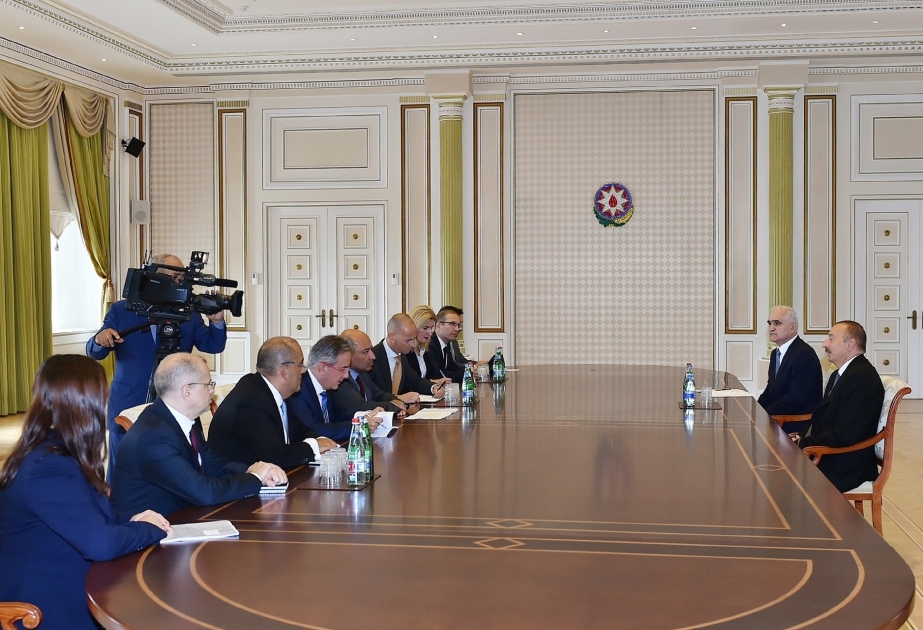 Le président Ilham Aliyev a reçu une délégation de la BERD VIDEO