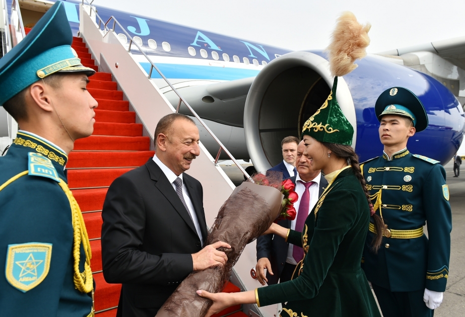 Президент Азербайджана Ильхам Алиев прибыл с рабочим визитом в Казахстан ВИДЕО