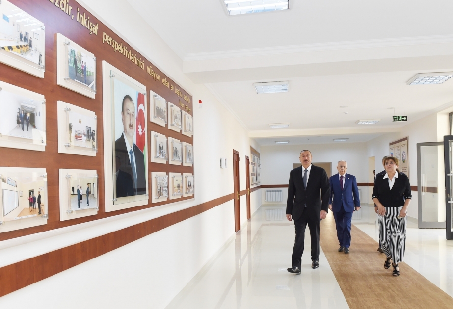 Prezident İlham Əliyev Səbail rayonundakı 239 nömrəli məktəbdə əsaslı yenidənqurmadan sonra yaradılan şəraitlə tanış olub YENİLƏNİB VİDEO