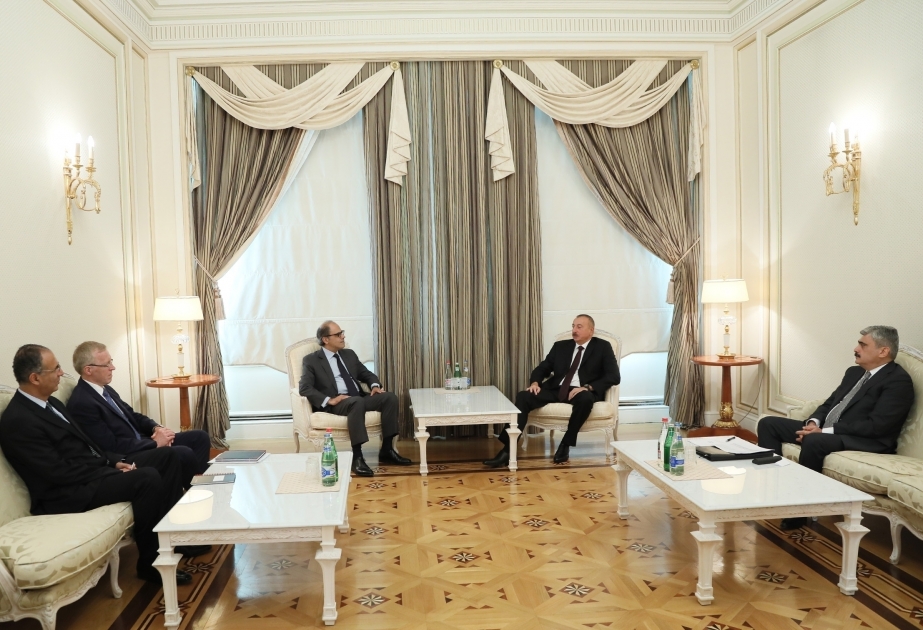 Präsident Ilham Aliyev empfängt Direktor von IWF- Departement für Mittleren Osten und Zentralasien VIDEO