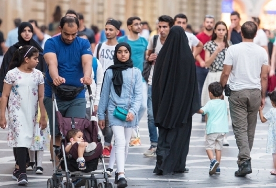 ارتفاع عدد السياح القادمين من الإمارات العربية المتحدة إلى أذربيجان 30 مرة