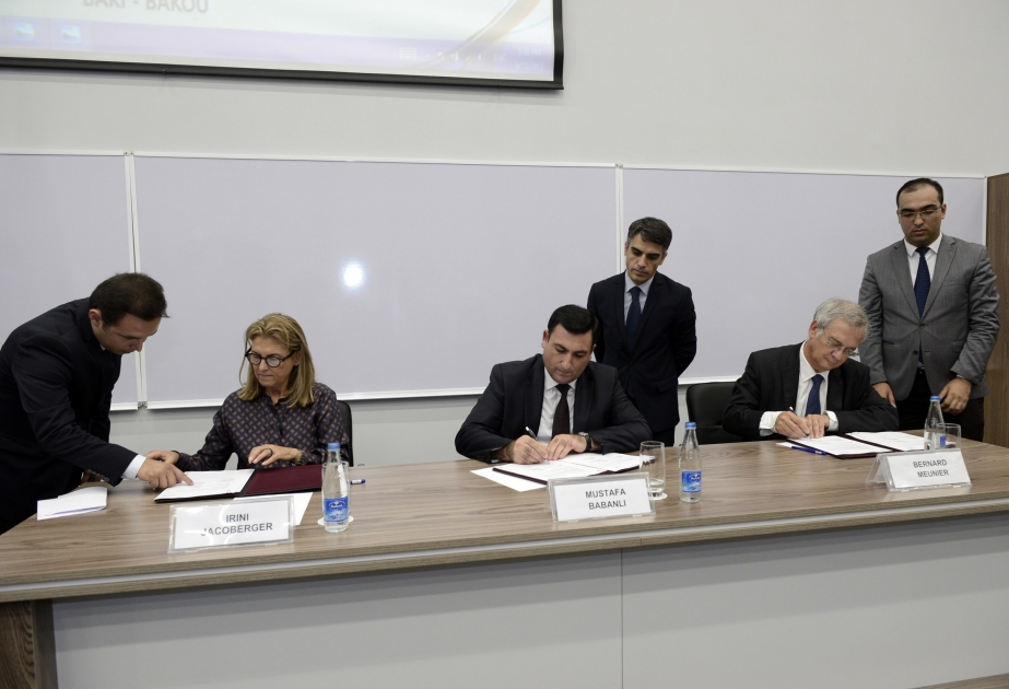 توقيع اتفاقية على تأسيس صندوق الجامعة الأذربيجانية الفرنسية