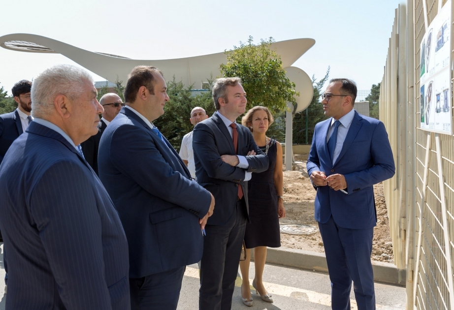 La délégation française visite le Centre de contrôle et d’efficacité de l’espace aérien de l’aéroport de Bakou