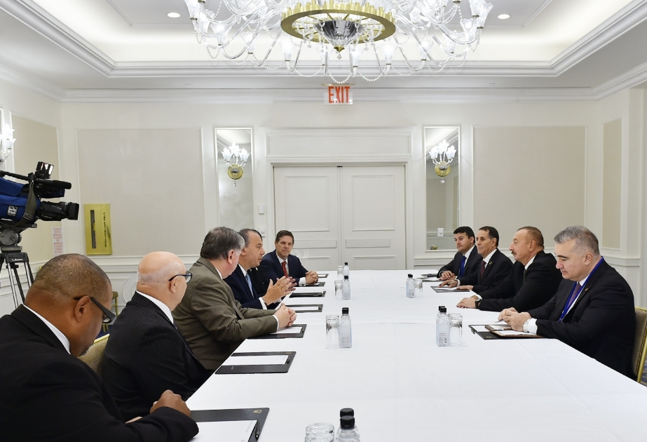 الرئيس علييف يلتقي برئيس صندوق الاتفاق العرقي الأمريكي وعدد من الزعماء الدينيين في نيويورك