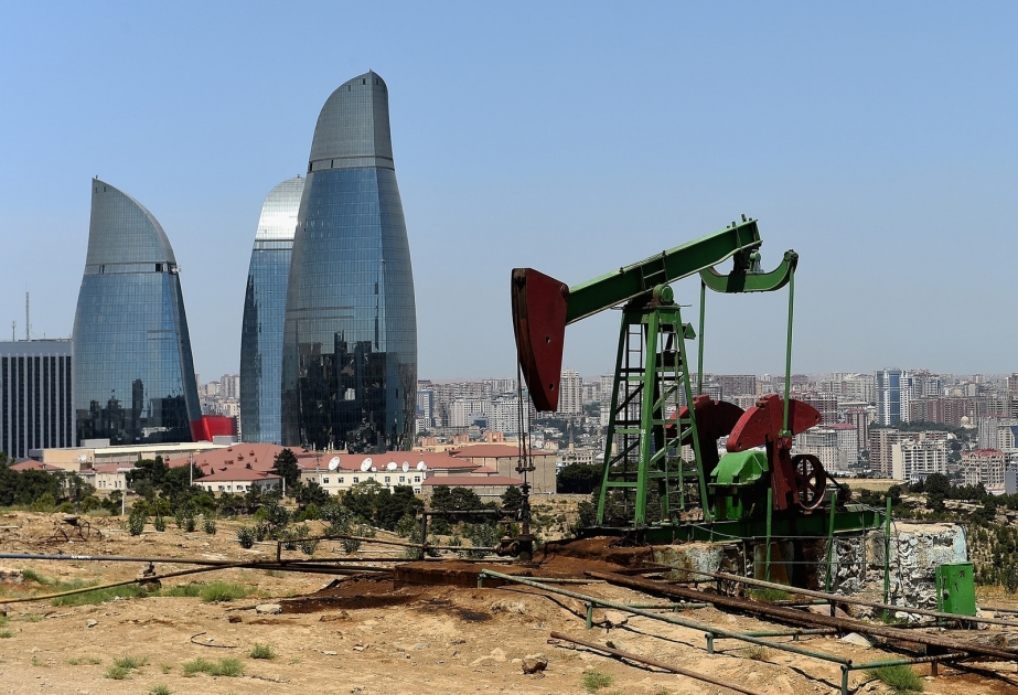 Азербайджанская нефть продается по 58 долларов за баррель