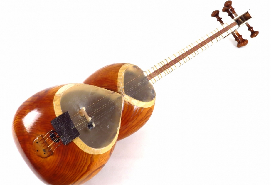 Portuqaliyanın “Spot” portalında Azərbaycanın milli musiqi aləti tar barədə yazılıb