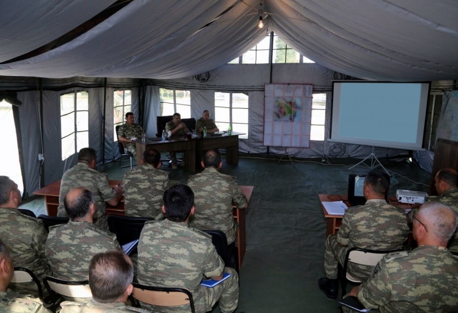 Müdafiə naziri səfərbərlik və ehtiyat üçün yaradılmış birlik və birləşmələri yoxlayıb