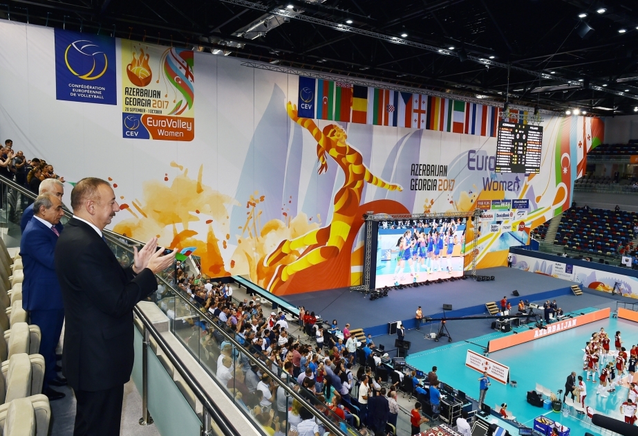 Азербайджанские волейболистки одержали очередную победу на чемпионате Европы  Президент Ильхам Алиев посмотрел игру нашей национальной команды ВИДЕО