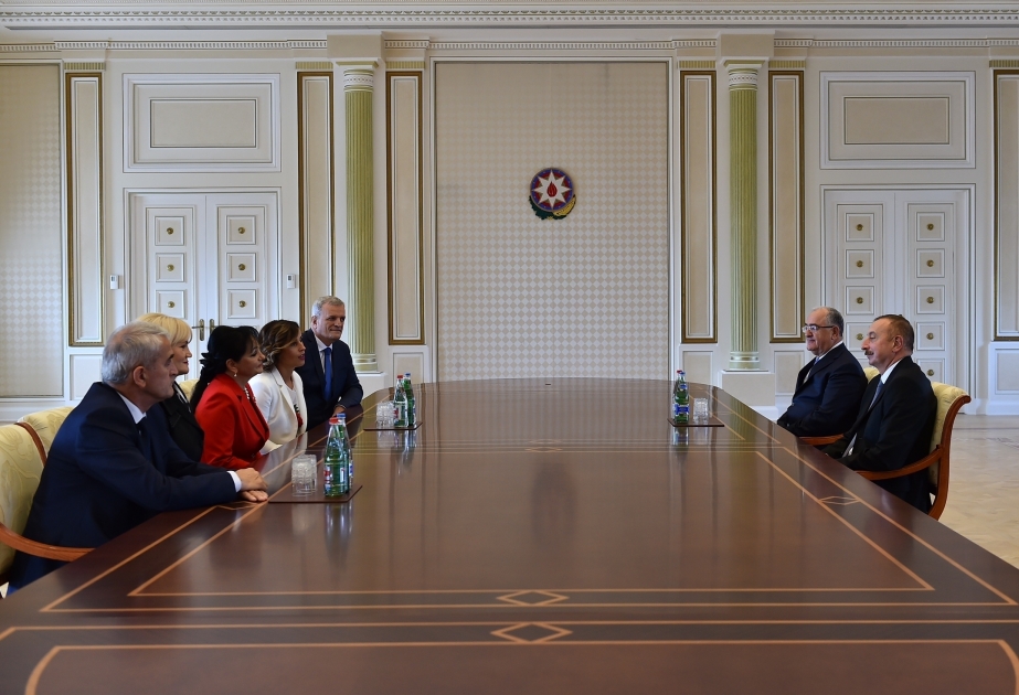 伊利哈姆·阿利耶夫总统接见黑山最高法院院长率领的代表团