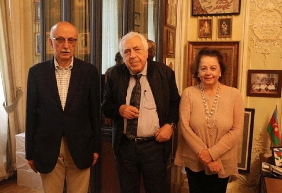 Azərbaycan Yazıçılar Birliyində Kolumbiya yazıçısı ilə görüş