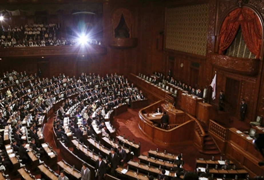 Japan`s Abe dissolves lower house for general election