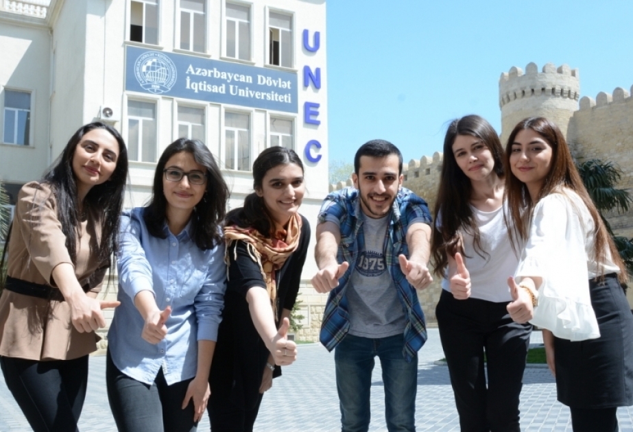 Невероятная возможность учащимся от UNEC-“Студент на один день”