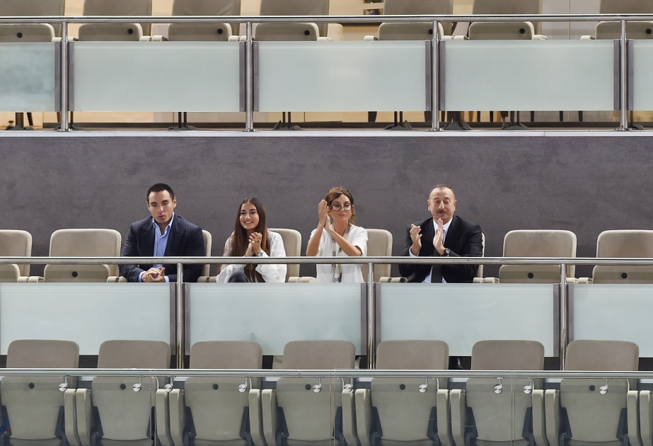 Volleyball-EM 2017 der Frauen: Aserbaidschan verliert Halbfinale und wird um dritten Platz kämpfen  Staatspräsident Ilham Aliyev und First Lady Mehriban Aliyeva sahen dem Spiel zu