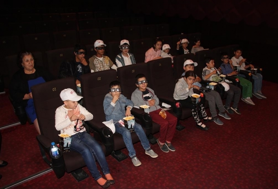 “Ümid yeri” uşaq sığınacağının sakinləri Nizami Kino Mərkəzinin qonağı olub