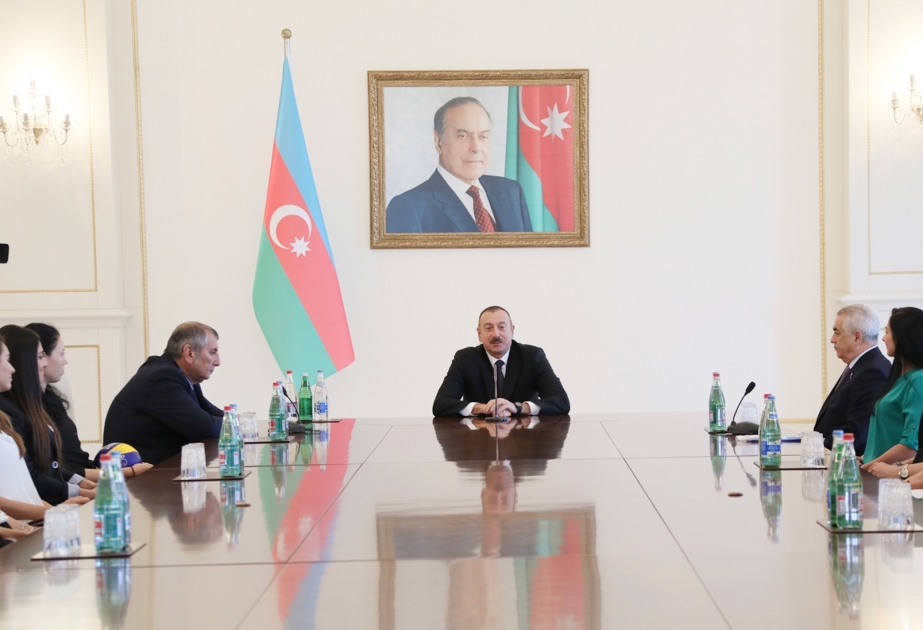 President Ilham Aliyev received Azerbaijani national women`s volleyball team VIDEO