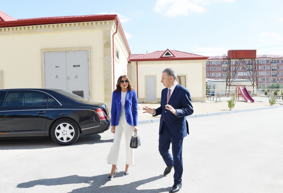 Birinci vitse-prezident Mehriban Əliyeva Bakının Ramana qəsəbəsində məcburi köçkün ailələri üçün inşa edilən yeni bina ilə tanış olub
