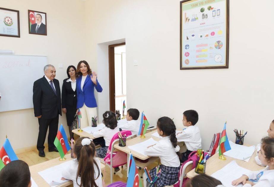 نائبة الرئيس الأولى تتفقد الظروف المهيأة بمبنى جديد لمدرسة خانليق المتوسطة القروية لمحافظة قوبادلي في رامانا