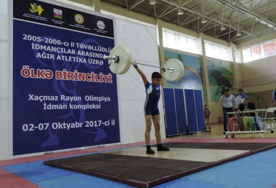 XI Respublika Oyunlarının ağır atletika yarışları keçirilib