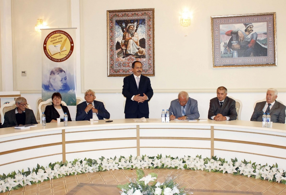 Yeni kitabların “imza günü”