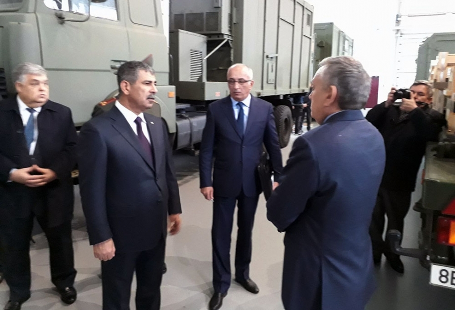 Azərbaycanın müdafiə naziri Belarus hərbi-sənaye kompleksinin elmi-istehsalat müəssisəsində olub