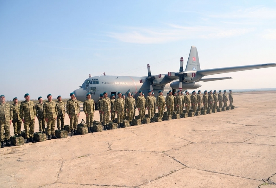 Un groupe de militaires azerbaïdjanais parti pour l’Afghanistan