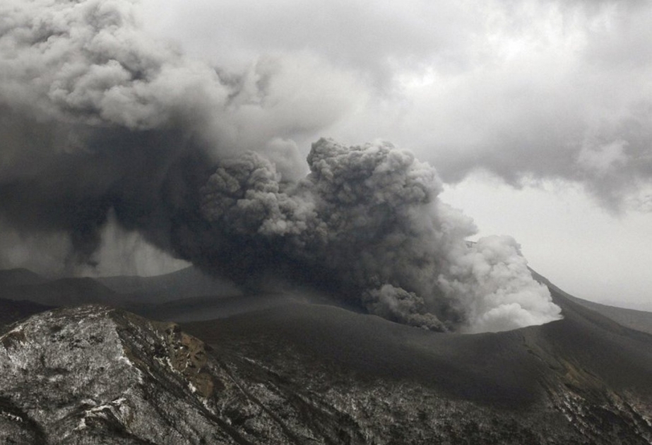 Yaponiyadakı Şimmoe vulkanında kiçik püskürmə başlayıb