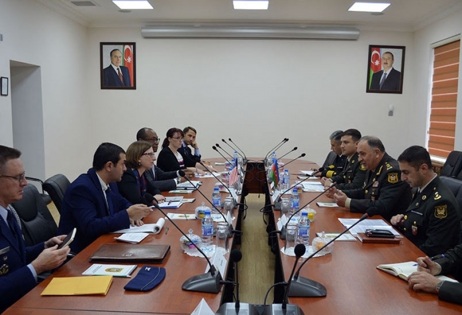 Azerbaijan, US discuss prospects for military cooperation