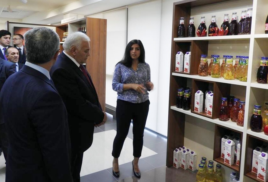 Milli Məclisin nümayəndə heyəti Minskdə fəaliyyət göstərən Azərbaycan Ticarət Evində olub