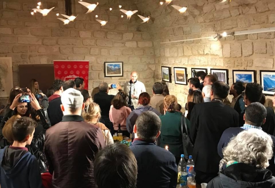 “Art Tover” qalereyasında fotosərgi açılıb
