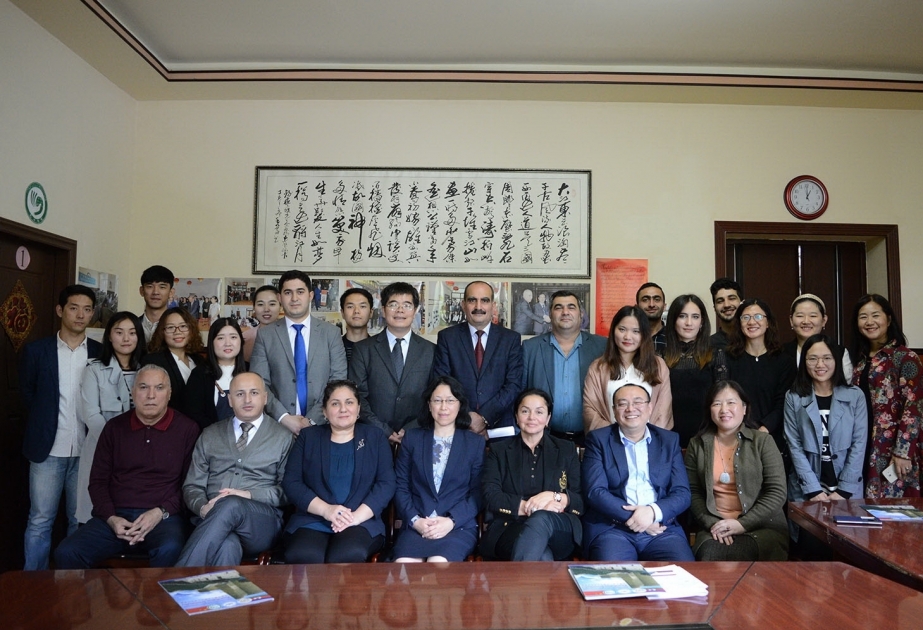 中国社科院世界历史研究所代表团到访巴库国立大学孔子学院