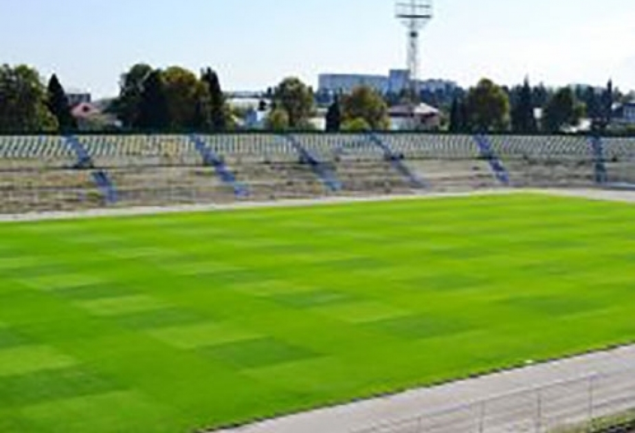 Gəncə şəhər stadionunun ot örtüyünün dəyişdirilməsi prosesi başa çatıb