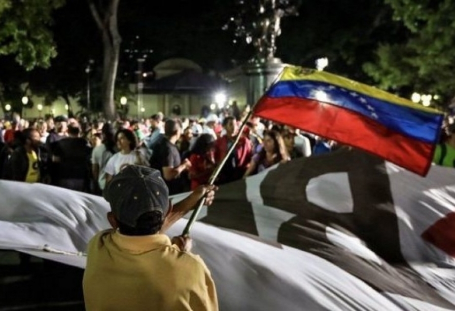 Venesuela prezidenti regional seçkilərdə hakim partiyanın qələbəsini elan edib